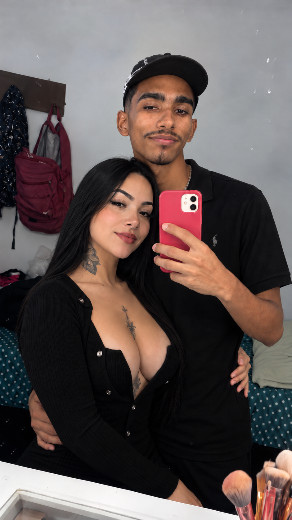 Imagem imaginada de nós dois juntinhos, numa selfie no espelho