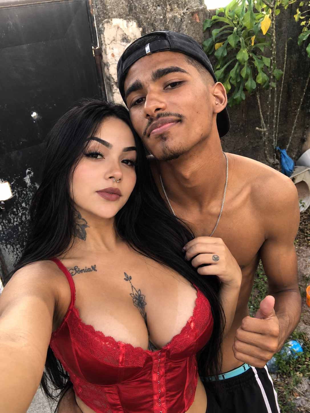 Imagem imaginada de nós dois numa selfie no quintal